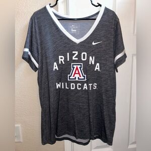 Nike University of Arizona Wildcats T-Shirt U of A V-Neck Womens XL Shirt